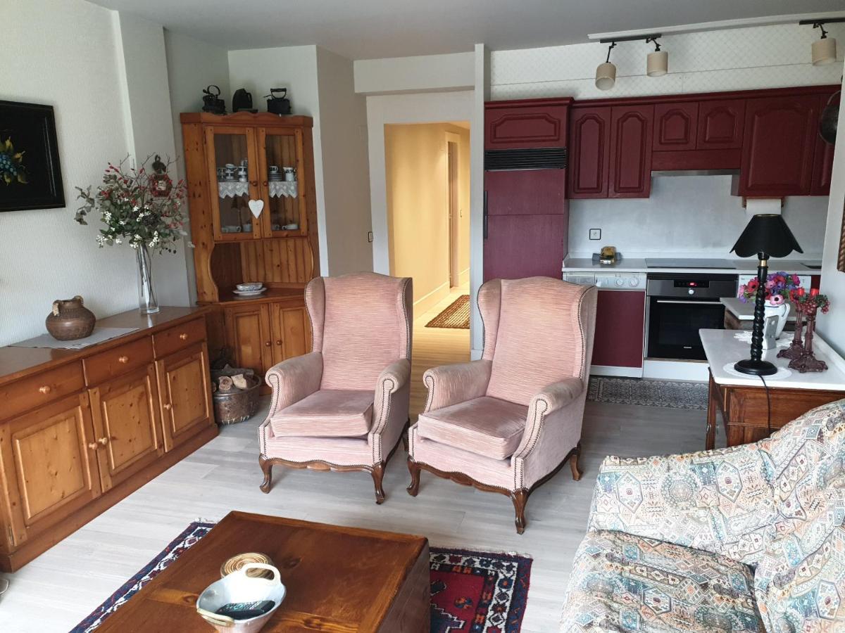Apartamento Los Valles Jaca Exterior photo
