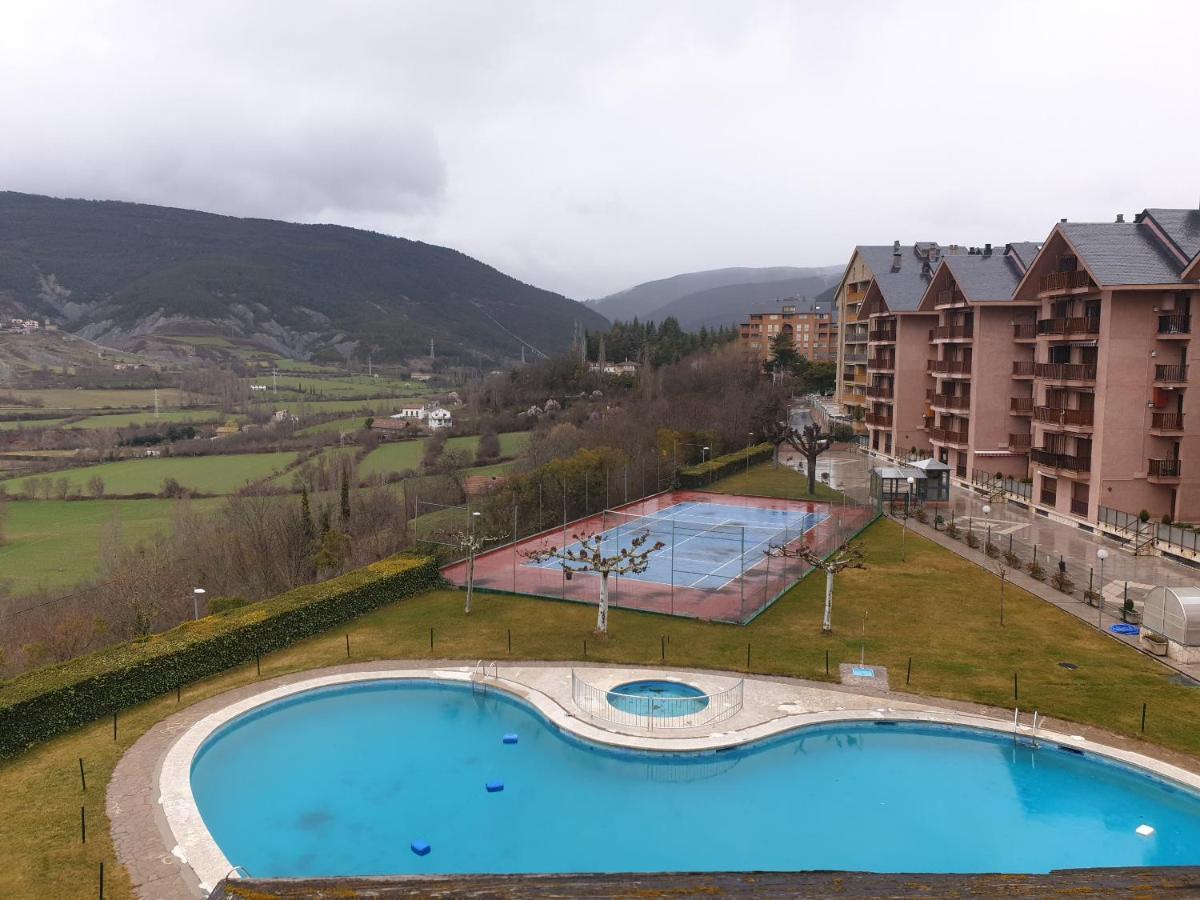 Apartamento Los Valles Jaca Exterior photo