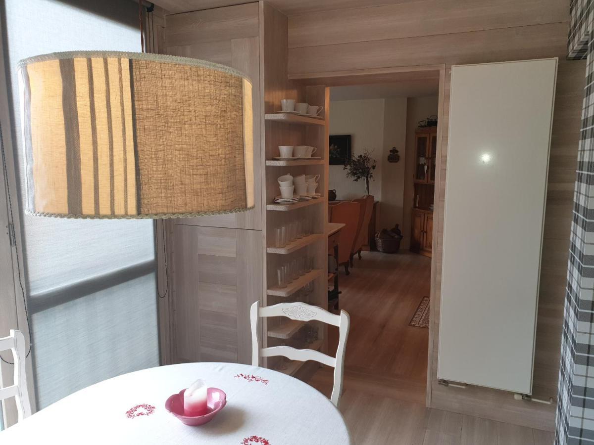Apartamento Los Valles Jaca Exterior photo